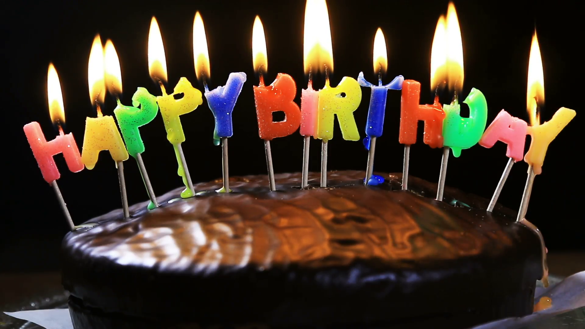 Видео торт свечи. Свечи для торта. Торт со свечками. Тортик со свечами. Свеча в торт "с днем рождения".